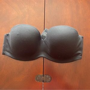 Women’s Victoria’s Secret body by Victoria strapless bra